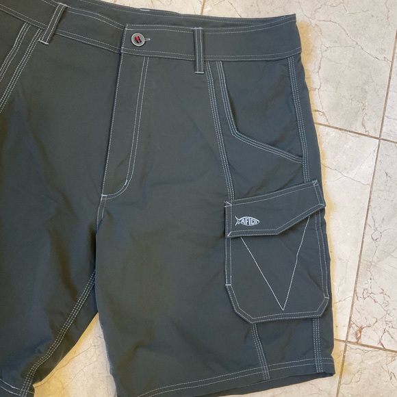 AFTCO Shorts, Army Green, NWOT, Flat Front, Zip, Belt Loops, Extra Pockets Sz 38 - Picture 3 of 14